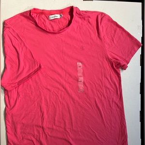 Calvin Klein Pink t-shirt never worn xxl